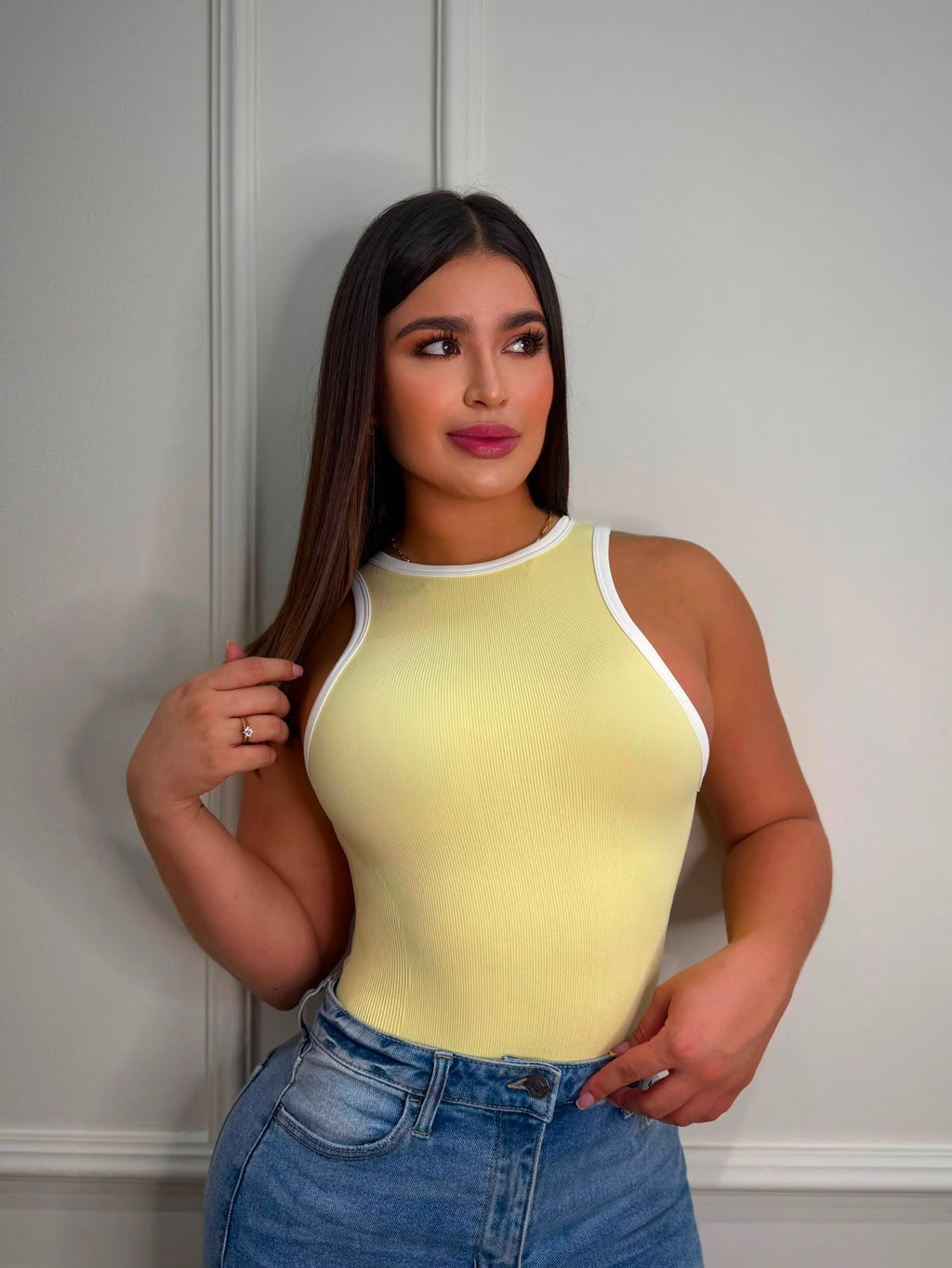 Aura Body Yellow White